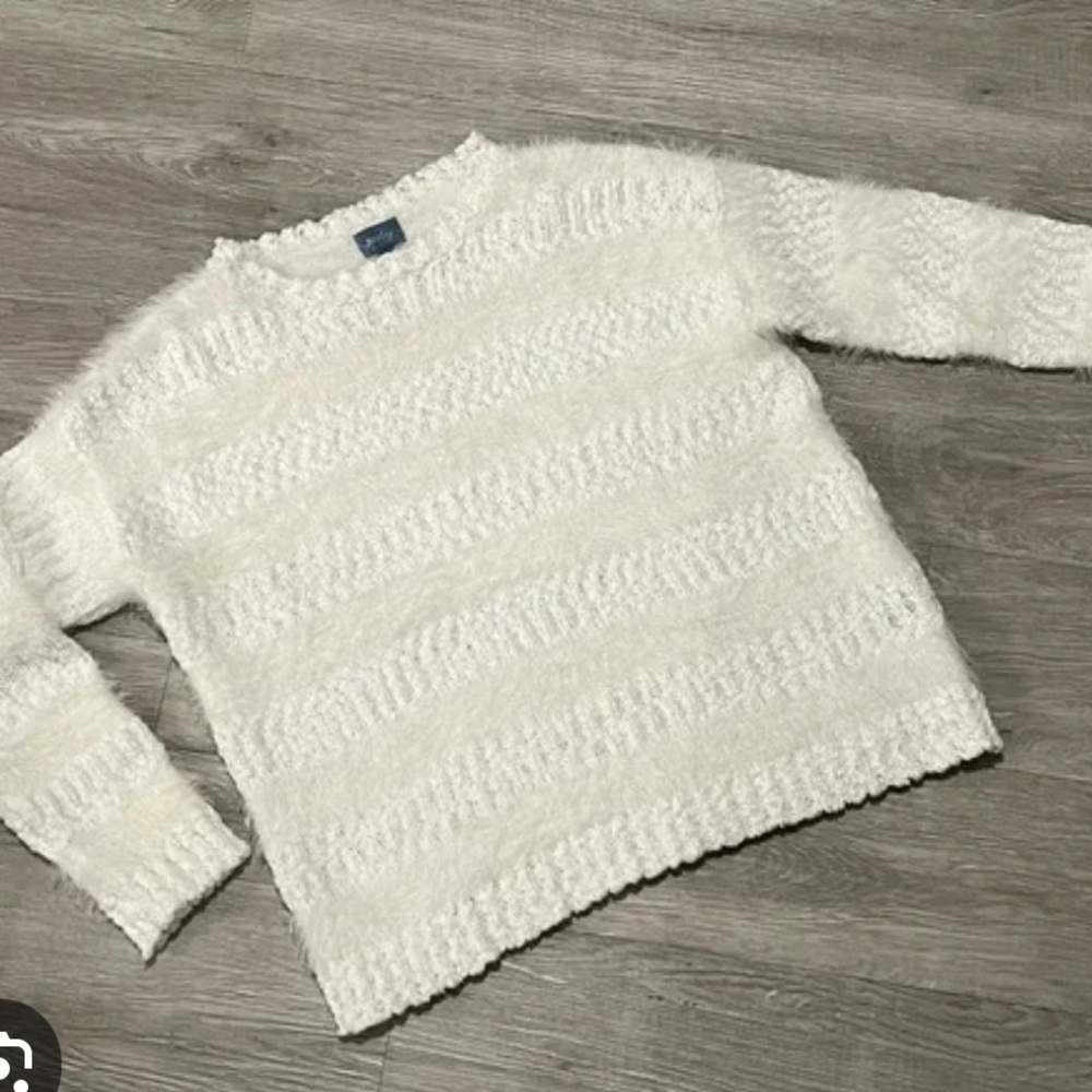 Neely Winter White fuzzy sweater